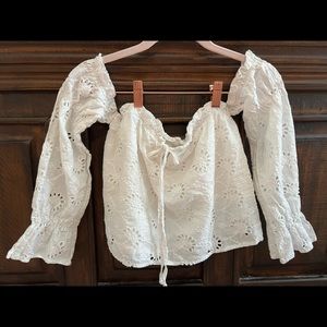 SNDYS | Off the Shoulder White Flower Print Top